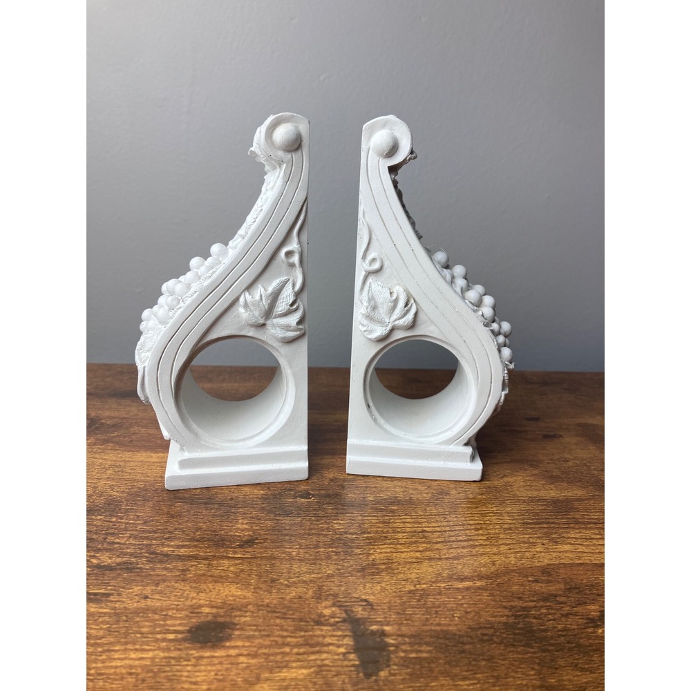 Vintage White Resin Grape Corbel Decorative Wall Corbels Shelf Brackets Set of 2